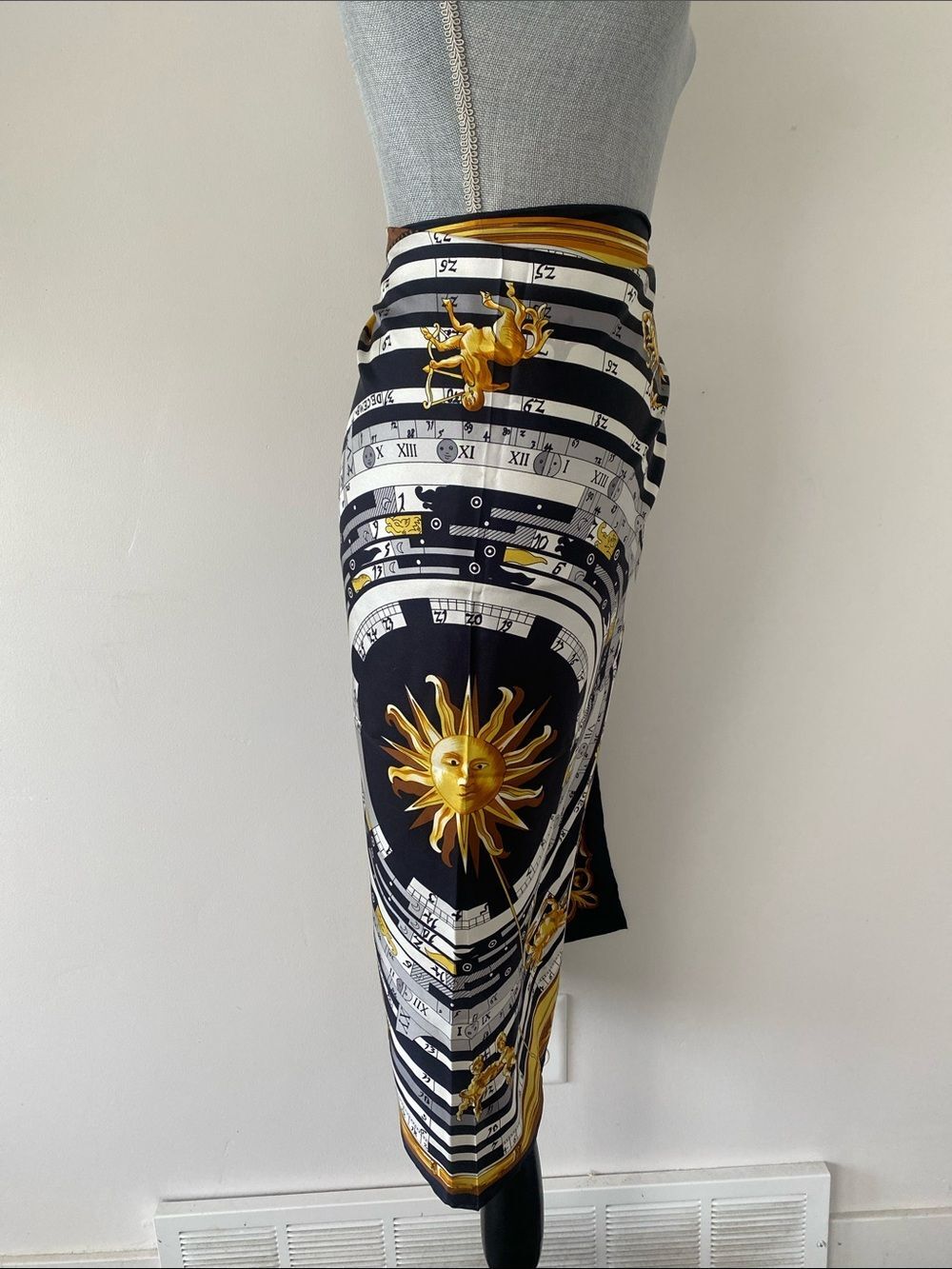 JBK Collection 100% Silk Scarf Black, Gold & White Zodiac Celestial Luxurious - Picture 9 of 16